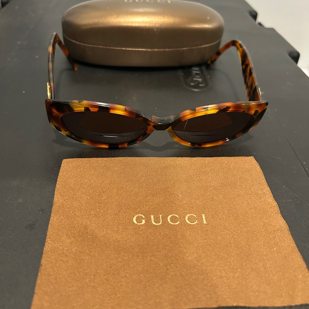 Gucci Brown Tortoiseshell Frames Oversized Design… - image 1